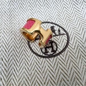 Hermes Olympe ear cuff, small model color rose azalée